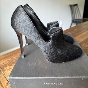 Ann Taylor Black Textured Heels
